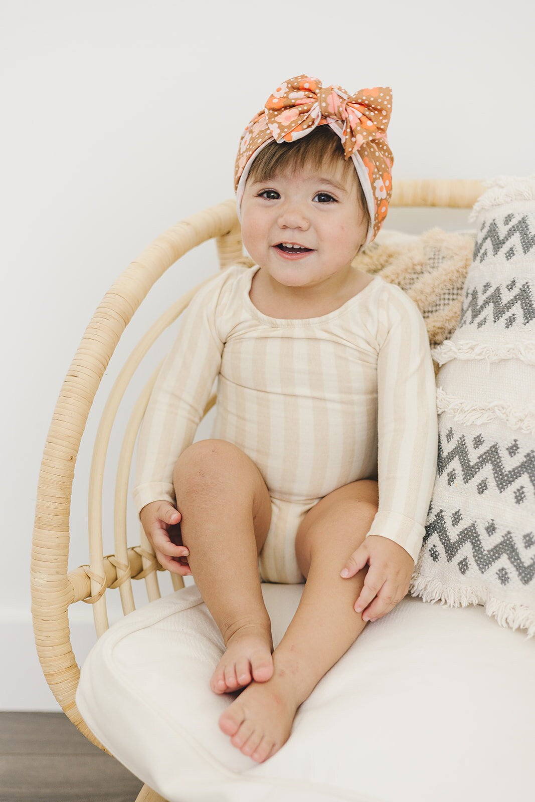 Retro Neutral Floral Baby Bow Turban