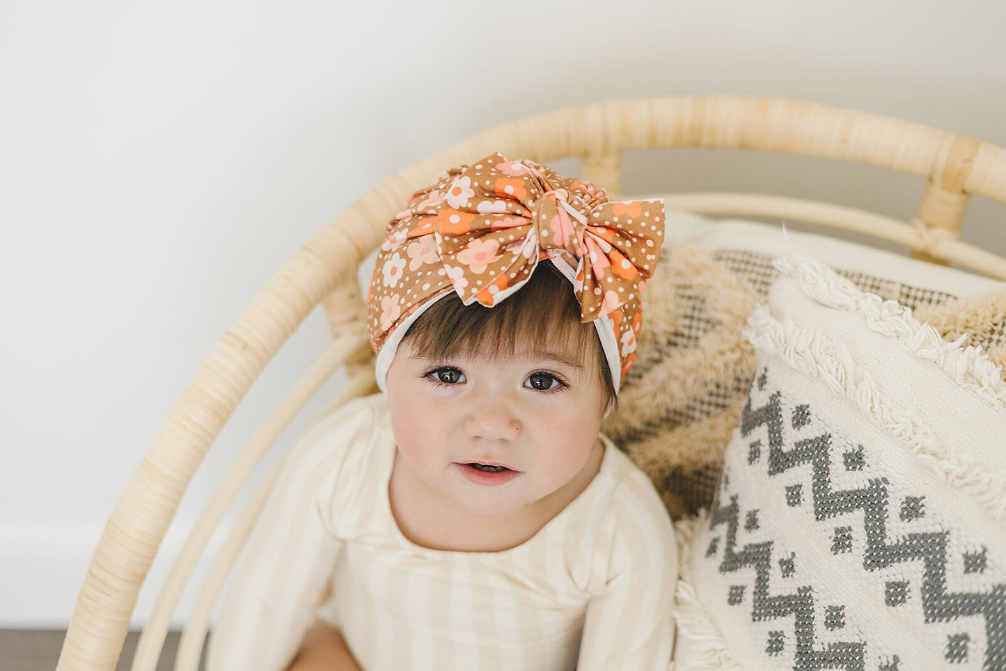 Retro Neutral Floral Baby Bow Turban