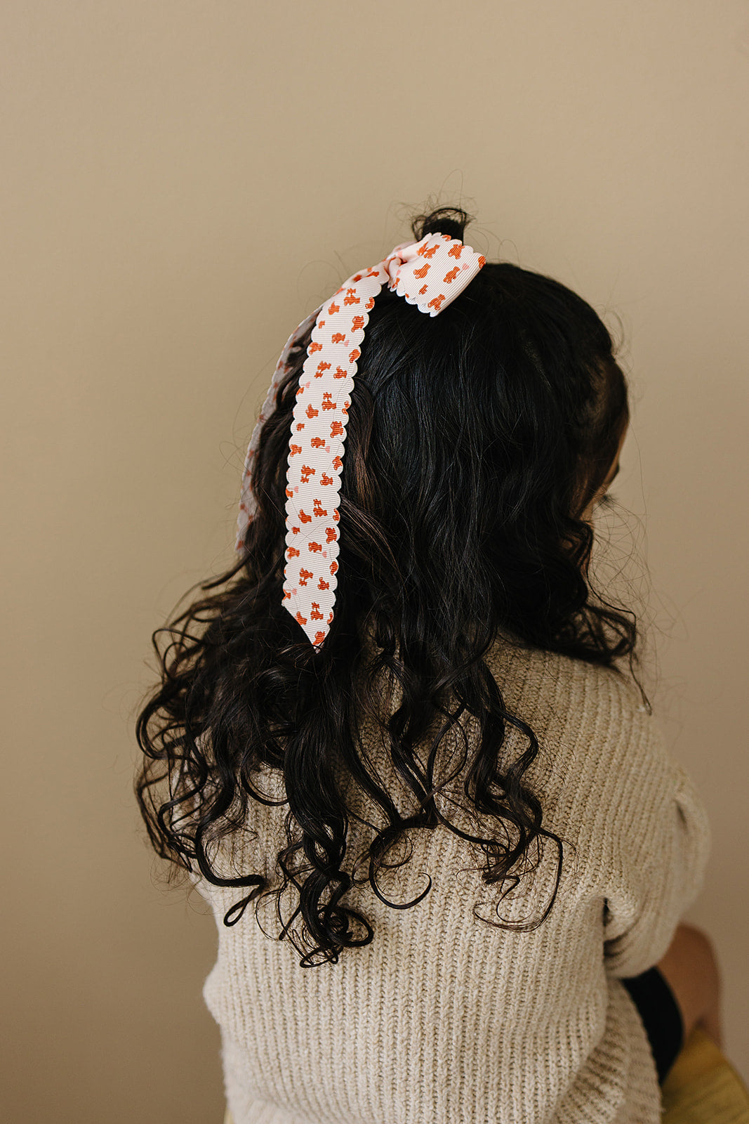 Teddy Bear Love Scallop Long Ribbon Bow