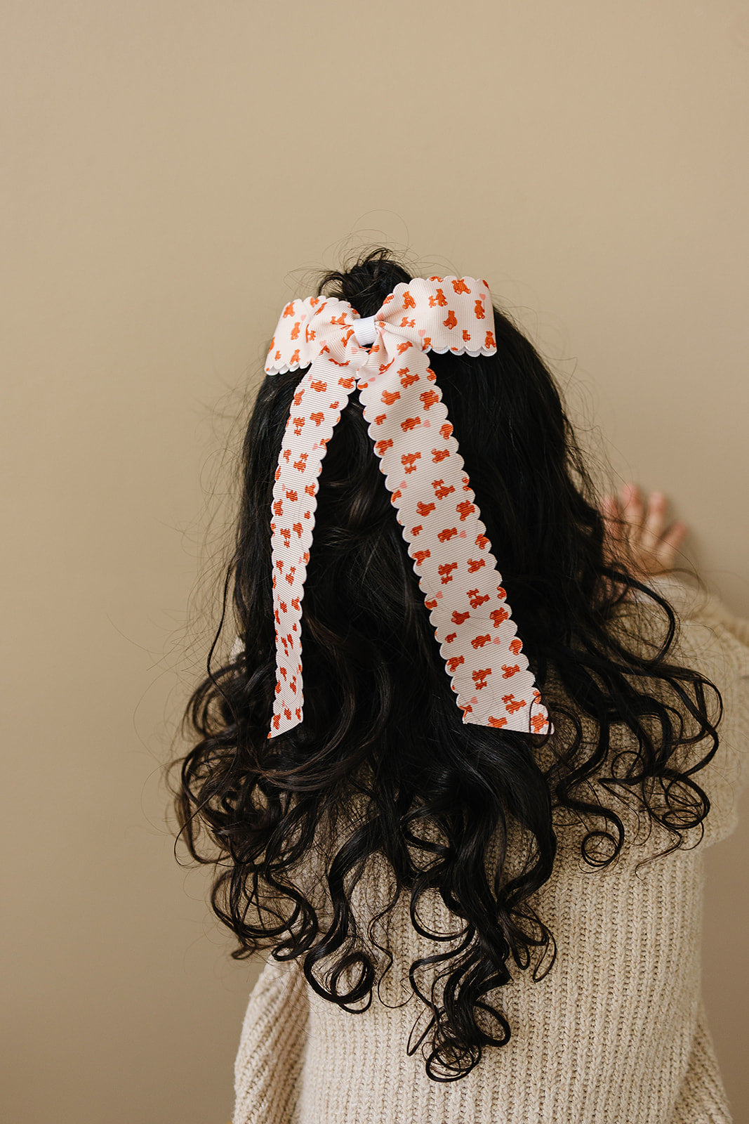 Teddy Bear Love Scallop Long Ribbon Bow