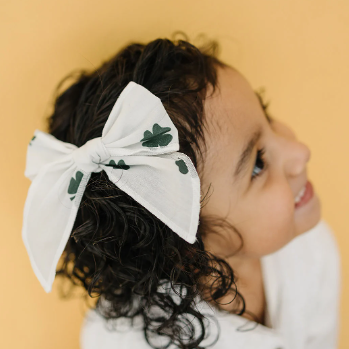Four Leaf Clover Ivory Serged Cotton Bow