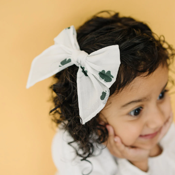 Four Leaf Clover Ivory Serged Cotton Bow