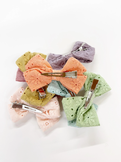 Square Eyelet Hair Bows