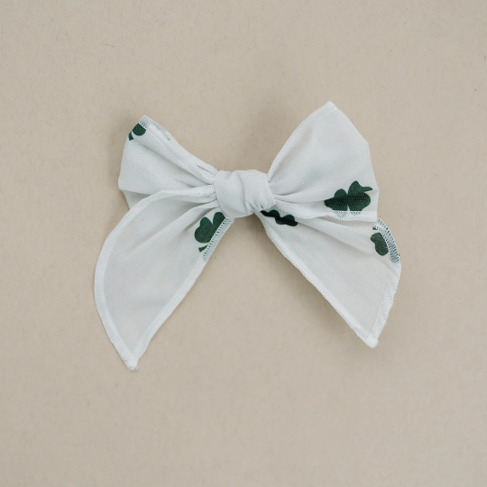 Four Leaf Clover Ivory Serged Cotton Bow