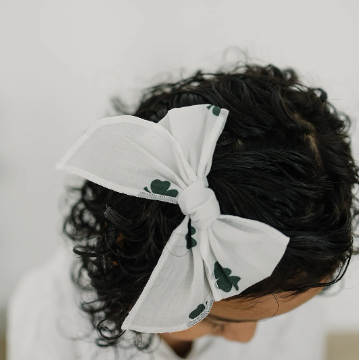 Four Leaf Clover Ivory Serged Cotton Bow