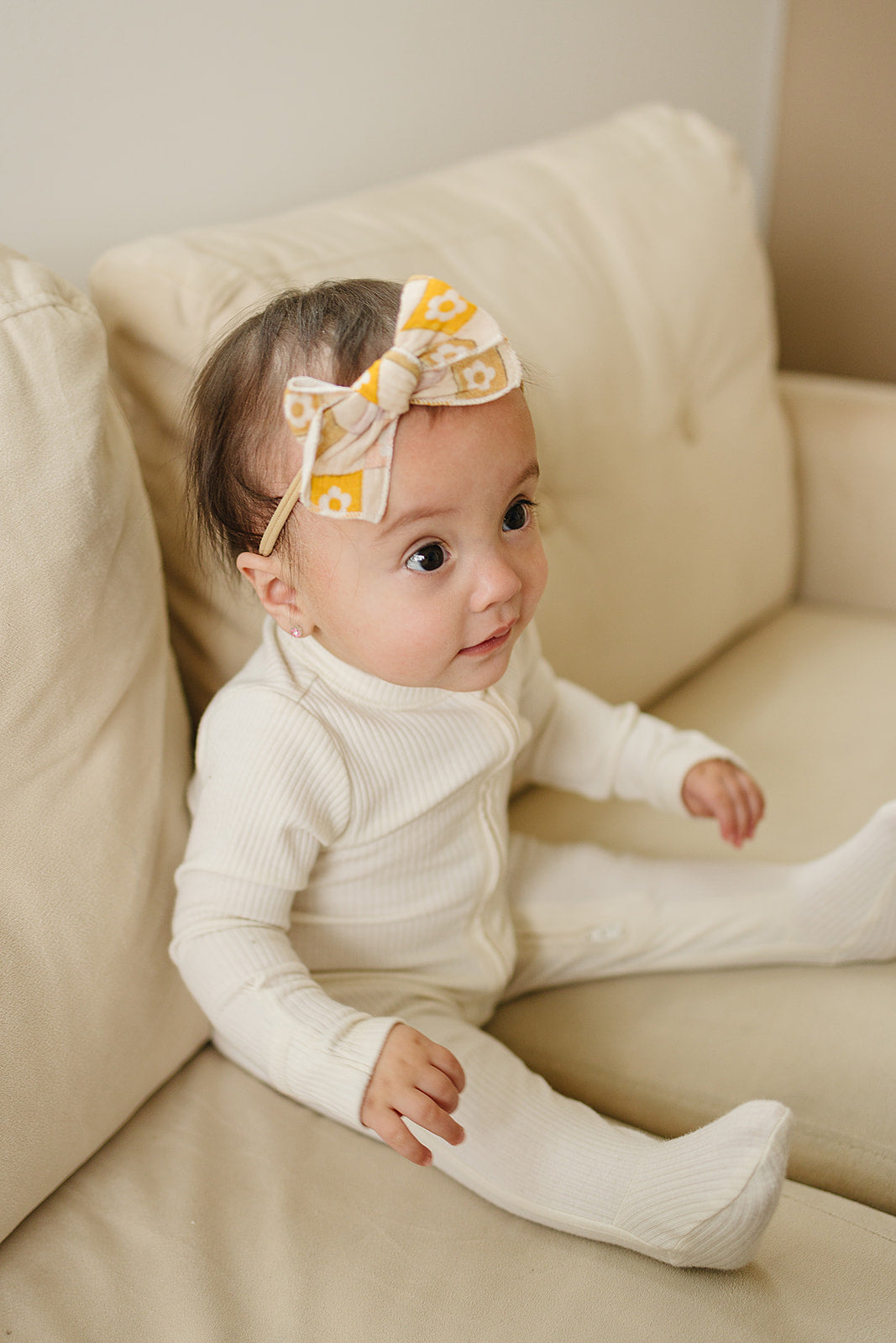 Trendy Checkered Daisy Serged Gauze Bow