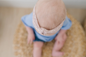 Knotted Neutral Daisy Baby Nylon Headband