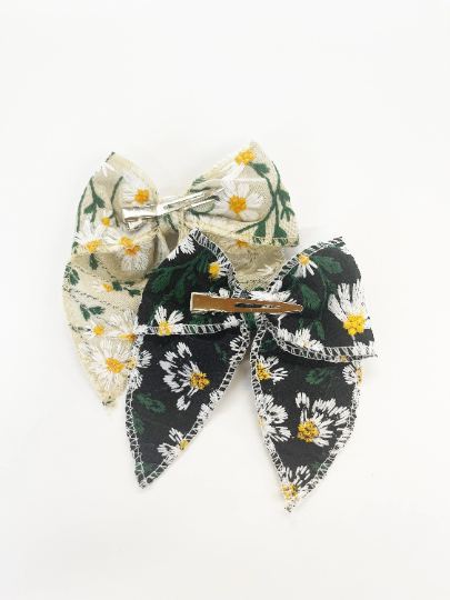 Embroidered Daisy Linen Hair Bows