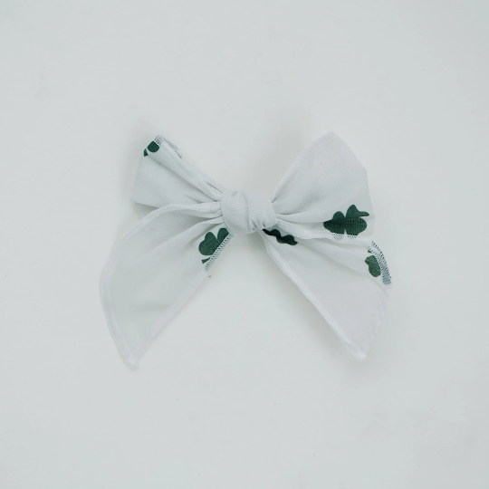 Four Leaf Clover Ivory Serged Cotton Bow
