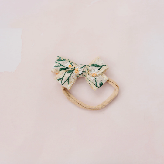 Square Embroidered Daisy Linen Bow